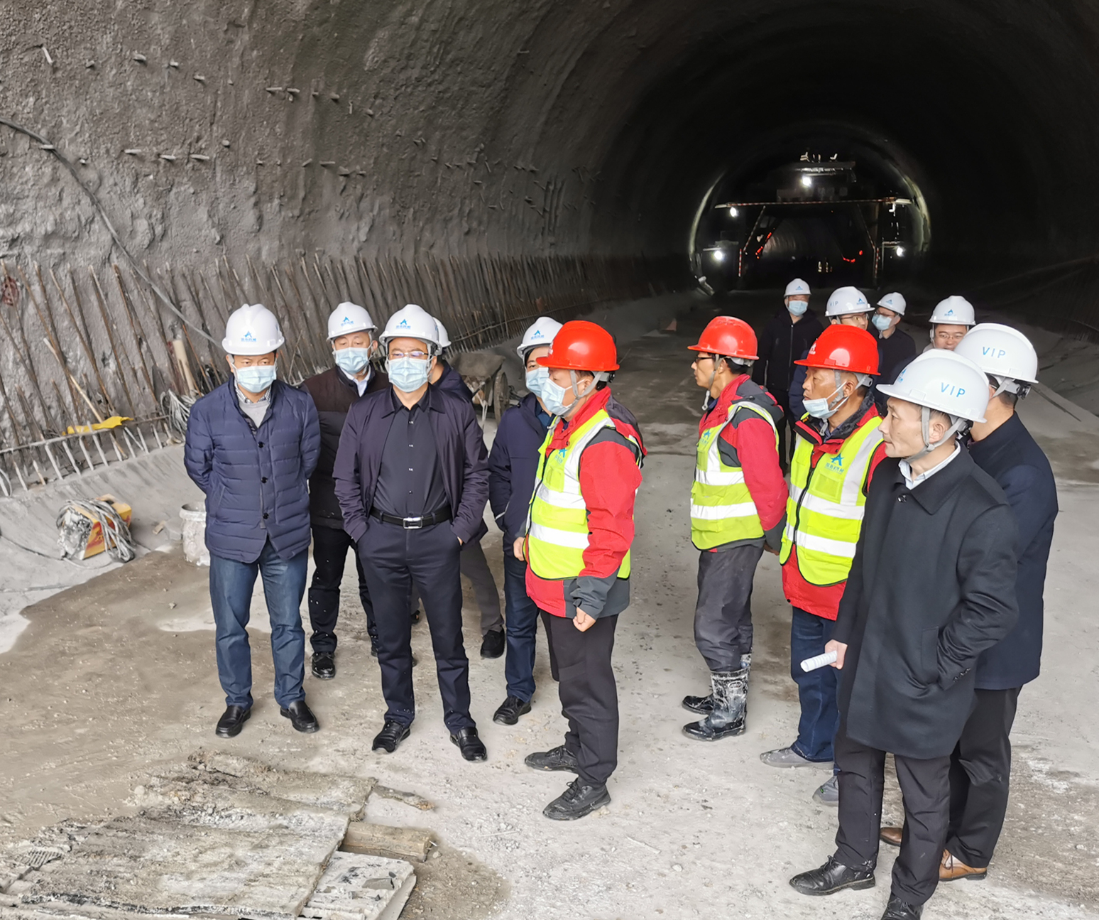 交水建集團(tuán)領(lǐng)導(dǎo)赴新田連接線項(xiàng)目開展督查安全生產(chǎn)工作 圖1_副本.jpg