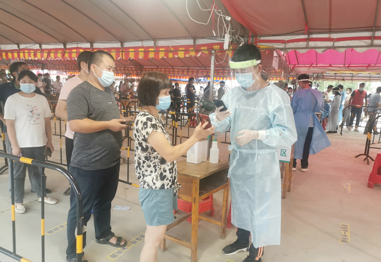 20220712 請(qǐng)黨放心、抗疫有我——中山坦洲項(xiàng)目助力當(dāng)?shù)匾咔榉揽?圖2.jpg