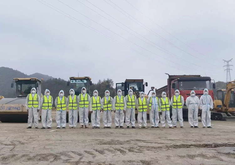 沖在“疫”線 白新一標火速援建方艙醫(yī)院 圖.jpg