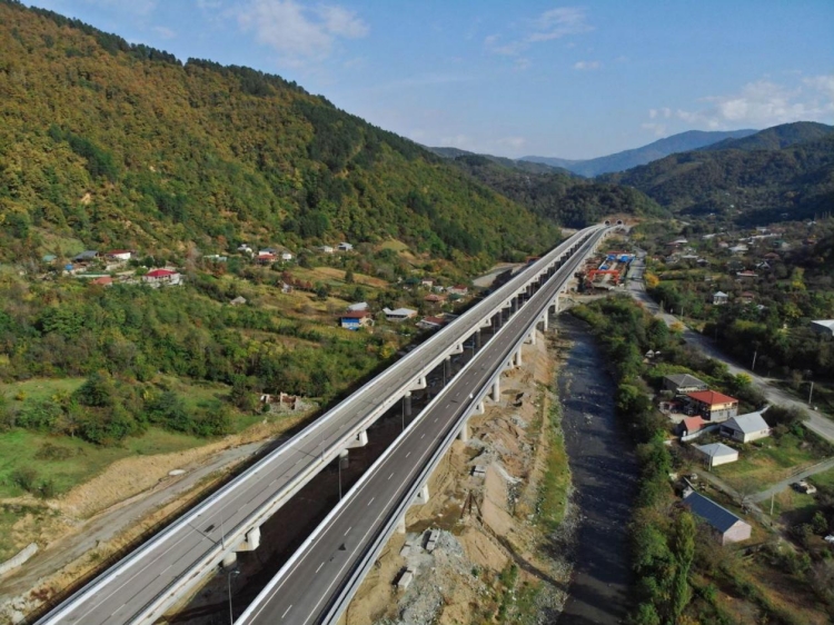 格魯吉亞E60高速F2項(xiàng)目照片1.jpg