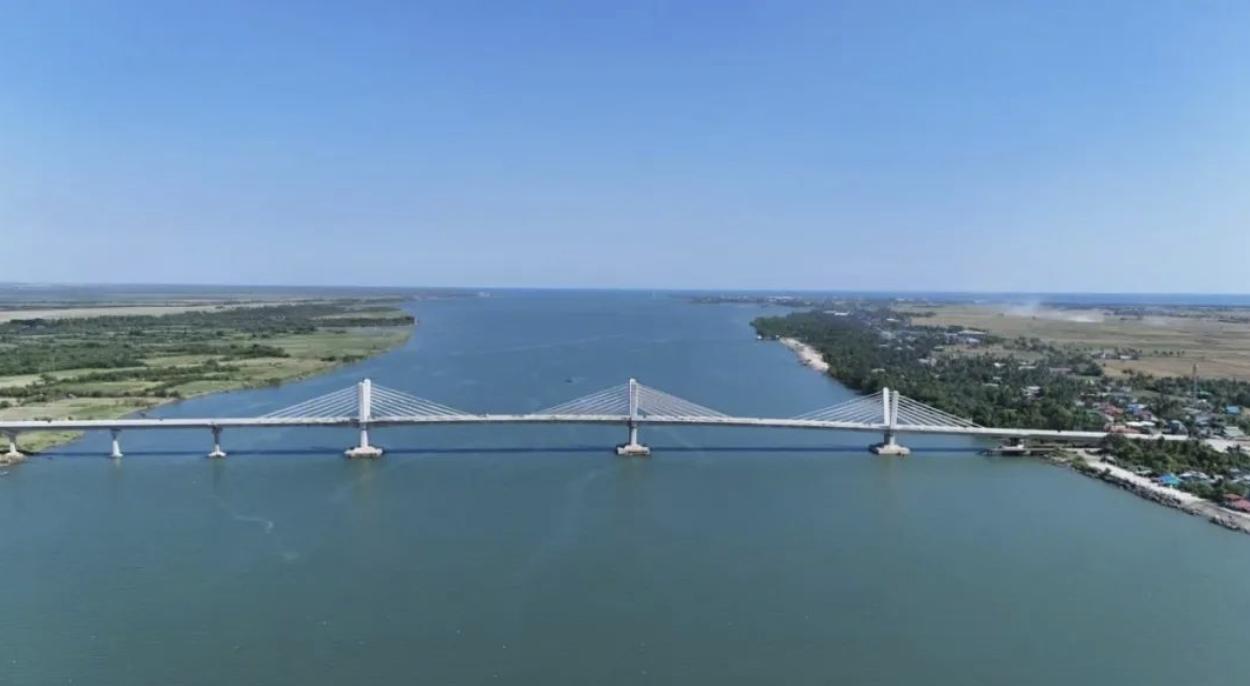 2025年5月16日，菲律賓卡馬拉尼甘大橋順利實(shí)現(xiàn)全橋合龍。受訪單位供圖